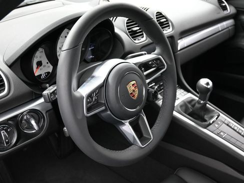 Certified 2024 Porsche 718 Cayman RWD image 17