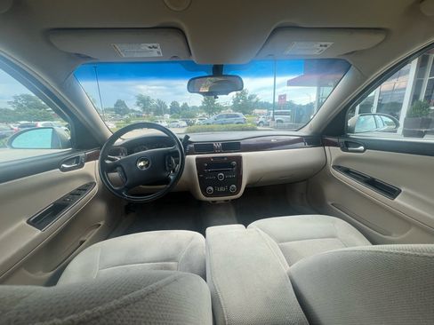 Used 2011 Chevrolet Impala LT image 11