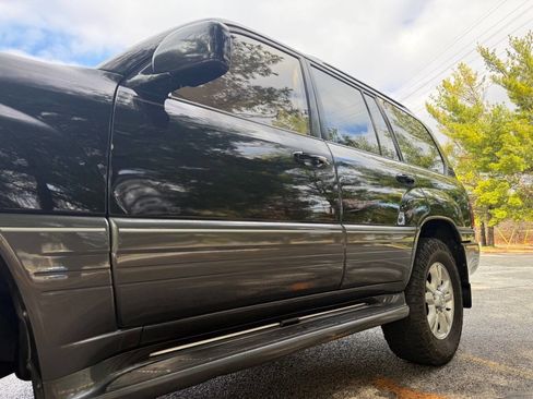 Used 2003 Lexus LX 470 4WD image 90