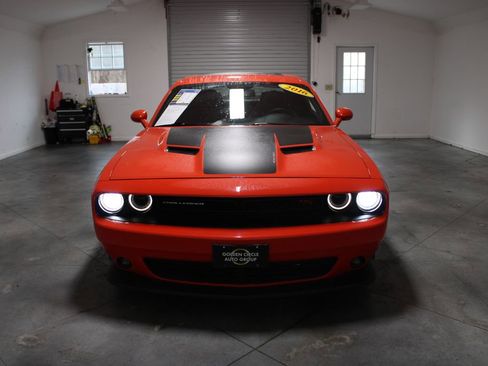 Used 2016 Dodge Challenger R/T Scat Pack w/ Leather Interior Group image 43