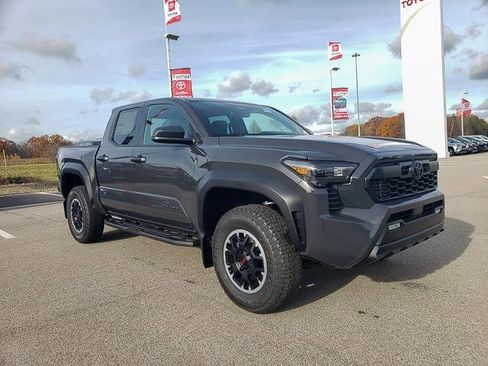 New 2025 Toyota Tacoma TRD Off-Road image 3