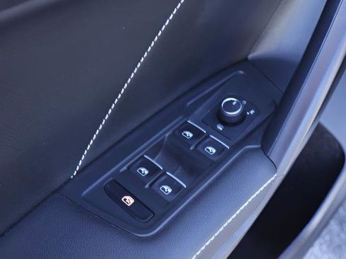 Certified 2023 Volkswagen Tiguan SE FWD image 14