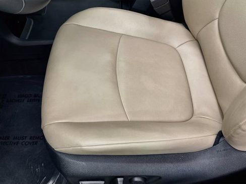 Used 2024 Toyota Sienna XLE w/ XLE Plus Package FWD image 19