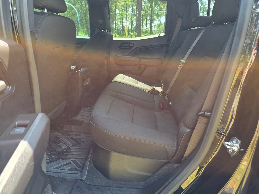 Used 2024 Chevrolet Colorado Trail Boss w/ Advanced Trailering Package AWD/4WD image 17