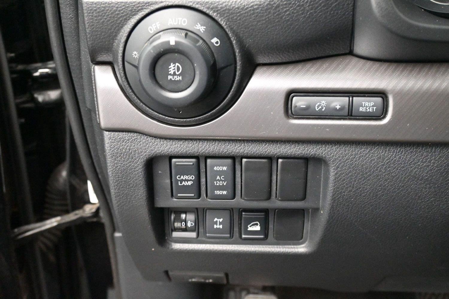 Used 2021 Nissan Titan PRO-4X w/ Pro-4x Convenience Package AWD/4WD image 21