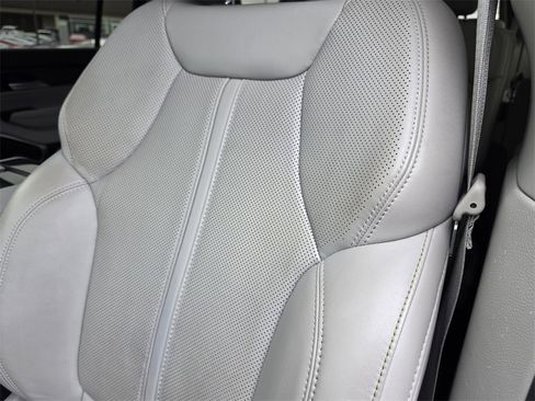 Used 2024 Jeep Wagoneer 4WD image 16