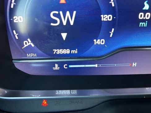 Used 2023 Chevrolet Suburban LT image 25