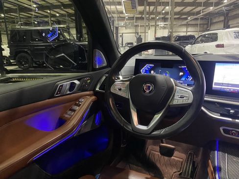 Used 2025 BMW ALPINA XB7 AWD/4WD image 3