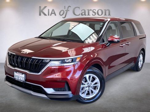 Certified 2022 Kia Carnival LX image 1