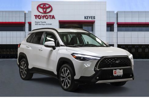 Certified 2022 Toyota Corolla Cross XLE AWD/4WD image 1