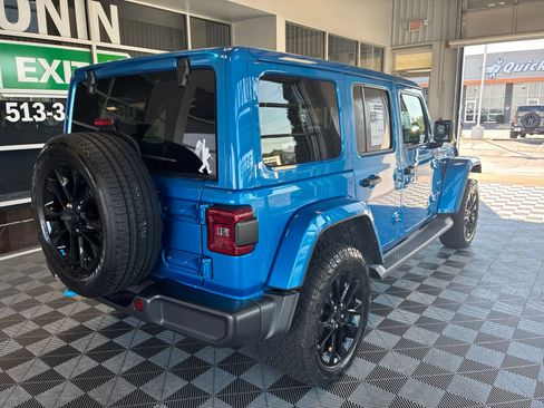 Used 2023 Jeep Wrangler Unlimited Sahara w/ Cold Weather Group AWD/4WD image 6