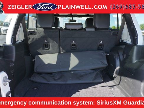 Used 2023 Jeep Wrangler Unlimited Sahara w/ Cold Weather Group AWD/4WD image 10