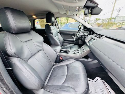 Used 2019 Land Rover Range Rover Evoque SE Premium AWD/4WD image 17