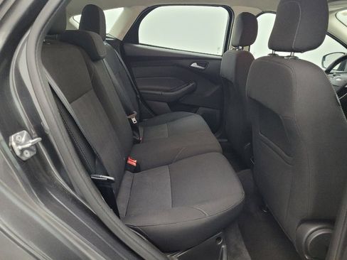 Used 2018 Ford Focus SE FWD image 19