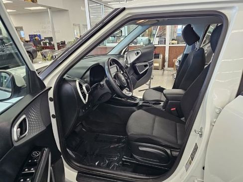 Used 2021 Kia Soul LX image 29