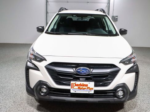 Used 2023 Subaru Outback Premium image 4
