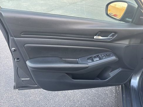 Used 2025 Nissan Altima 2.5 SV image 22