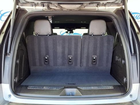 Used 2024 Chevrolet Tahoe Premier RWD image 10
