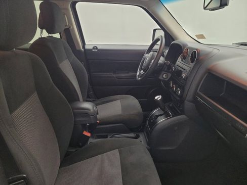 Used 2017 Jeep Patriot Latitude FWD image 21