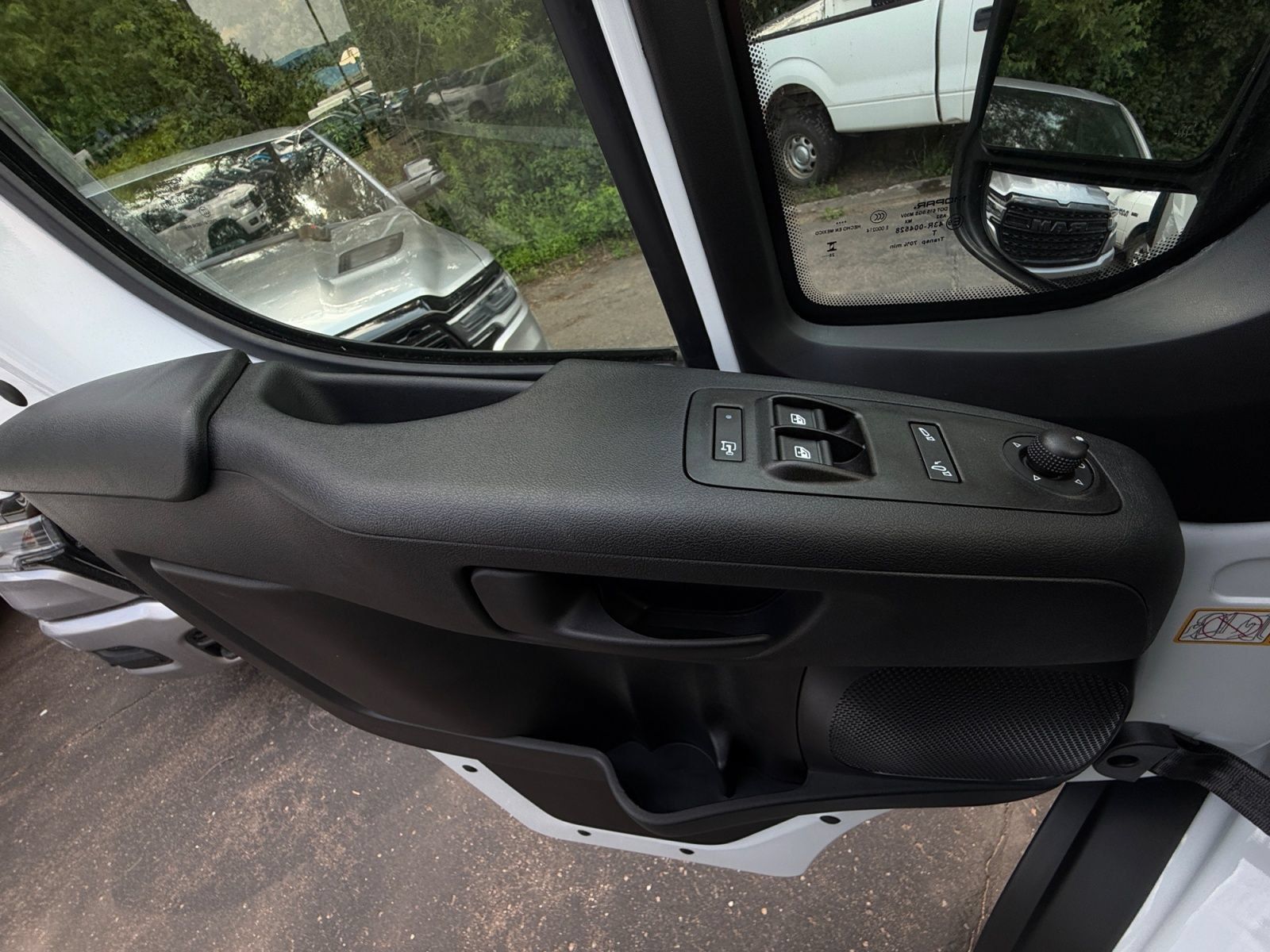 Used 2026 RAM ProMaster 3500 w/ Quick Order Package 22G SLT FWD image 33