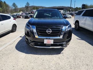 Used 2022 Nissan Pathfinder SL video 2