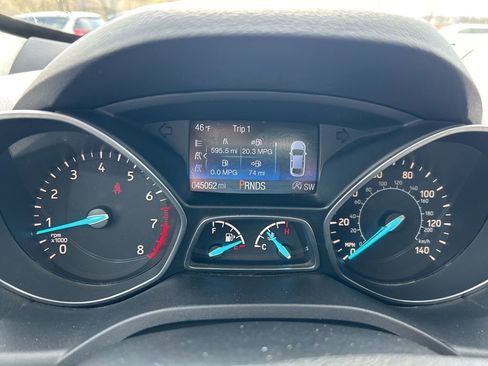 Used 2017 Ford Escape SE AWD/4WD image 12