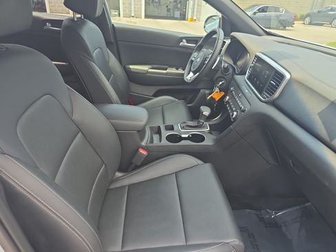 Used 2022 Kia Sportage Nightfall Edition FWD image 10