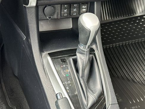 Used 2018 Toyota Corolla XLE image 22