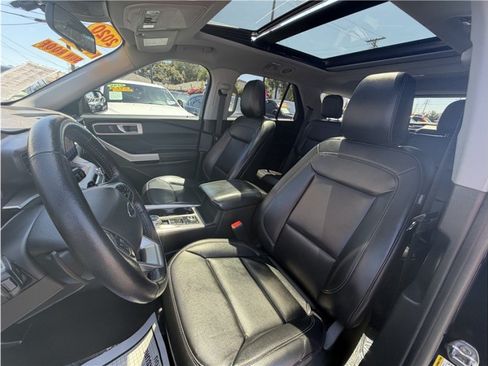 Used 2020 Ford Explorer XLT w/ Equipment Group 202A AWD/4WD image 16