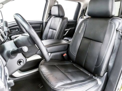Used 2018 Nissan Titan PRO-4X w/ Pro-4x Convenience Package AWD/4WD image 28