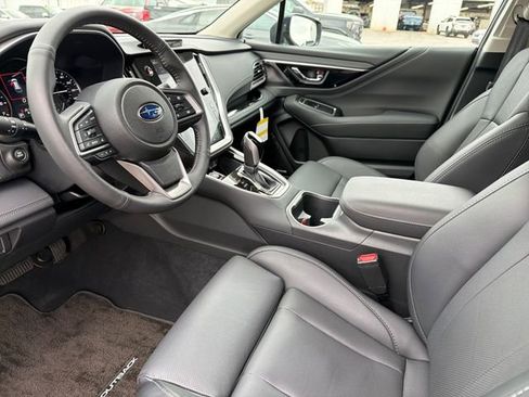 Used 2025 Subaru Outback Limited AWD/4WD image 19