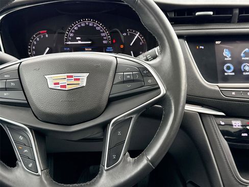 Used 2017 Cadillac XT5 Luxury w/ Driver Awareness Package AWD/4WD image 25