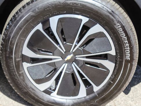 Used 2025 Chevrolet Blazer EV LT image 10