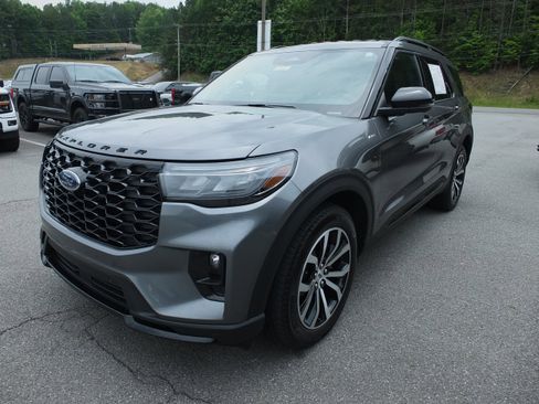 Used 2025 Ford Explorer ST-Line AWD/4WD image 7