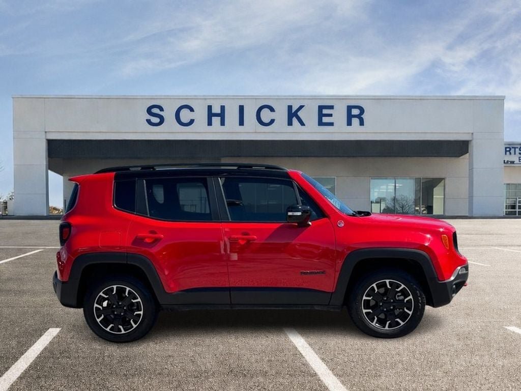 Used 2023 Jeep Renegade Trailhawk w/ Sun/Sound Group AWD/4WD image 2