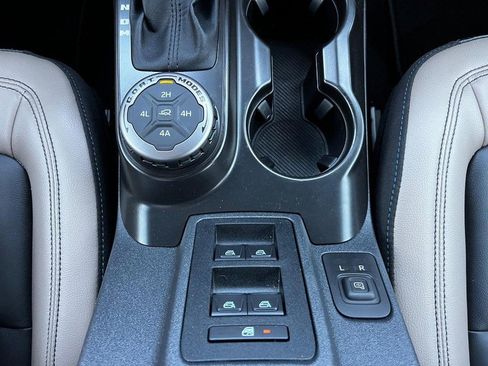 Used 2024 Ford Bronco Wildtrak image 18