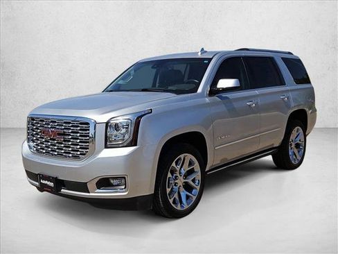 Used 2018 GMC Yukon Denali w/ Denali Ultimate Package AWD/4WD image 3