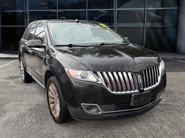 Used 2013 Lincoln MKX FWD image 1
