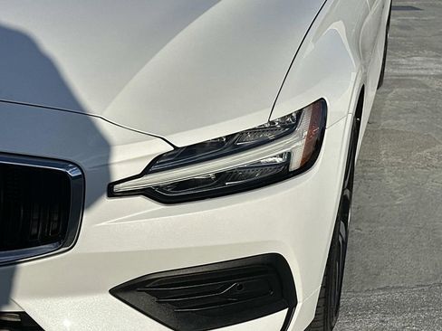 Used 2020 Volvo S60 T6 Momentum image 8