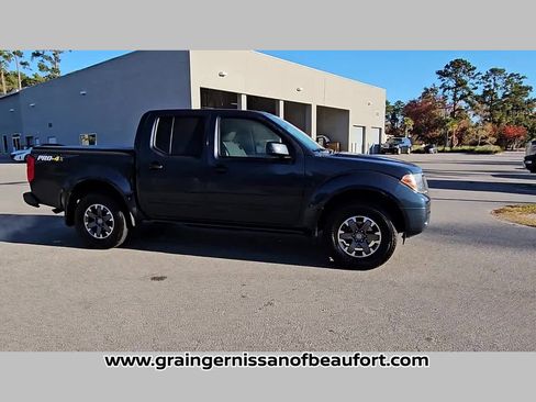 Used 2019 Nissan Frontier PRO-4X image 33