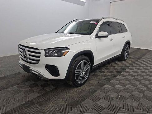 Used 2024 Mercedes-Benz GLS 450 4MATIC image 4