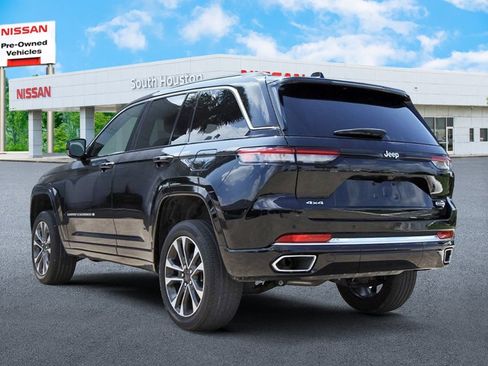 Used 2023 Jeep Grand Cherokee Overland AWD/4WD image 3