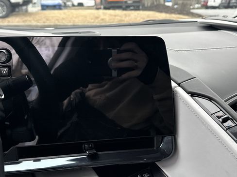 Certified 2024 Chevrolet Corvette Stingray Premium Cpe w/ Z51 Performance Package image 25