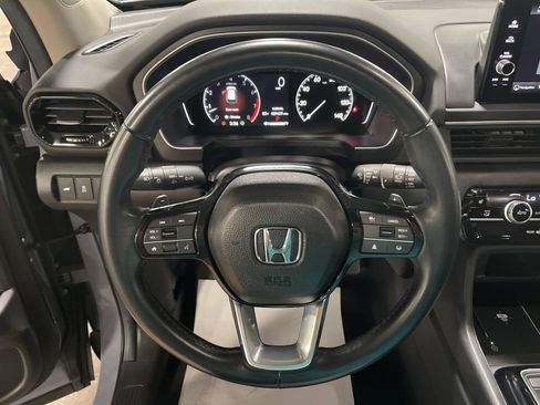 Used 2024 Honda Pilot Touring image 19