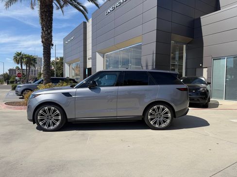 Used 2023 Land Rover Range Rover Sport SE AWD/4WD image 3