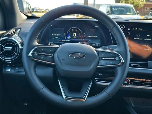 New 2026 Chevrolet Equinox LT w/ Convenience Package II FWD image 14