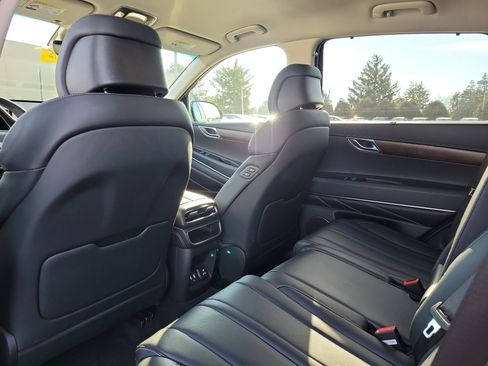 Used 2024 Genesis GV80 2.5T image 14