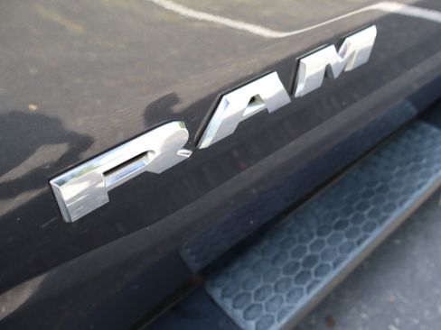 Used 2021 RAM 1500 Big Horn RWD image 18