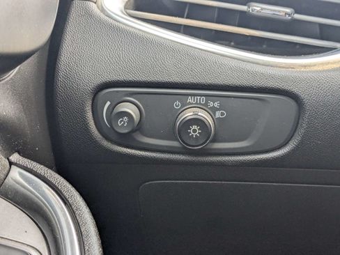 Used 2020 Chevrolet Malibu LT FWD image 21