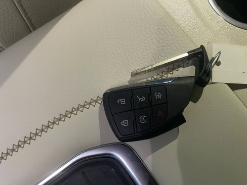 Used 2024 GMC Yukon Denali w/ Denali Reserve Package image 33